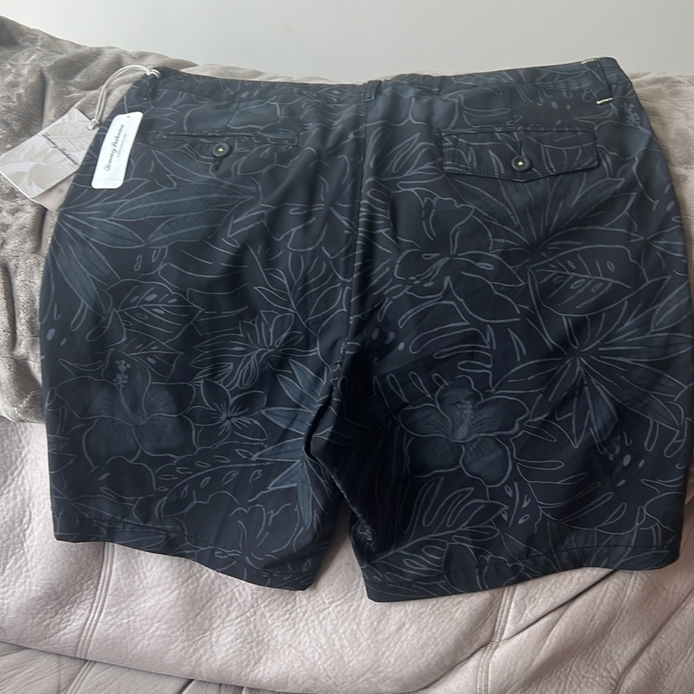 Tommy Bahamas swim trunks - Picture 3 of 4